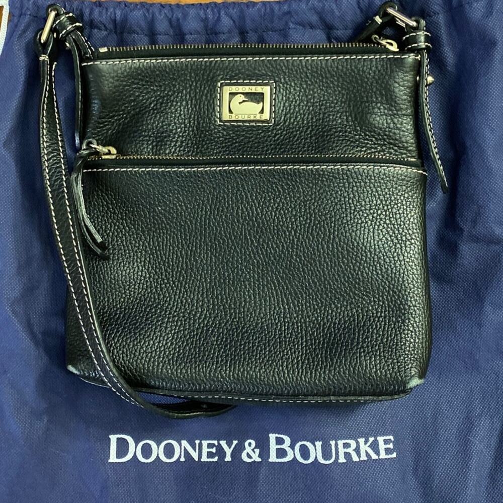 Dooney and Bourke Crossbody Pebbled Black Leather Shoulder Purse with Dust Bag